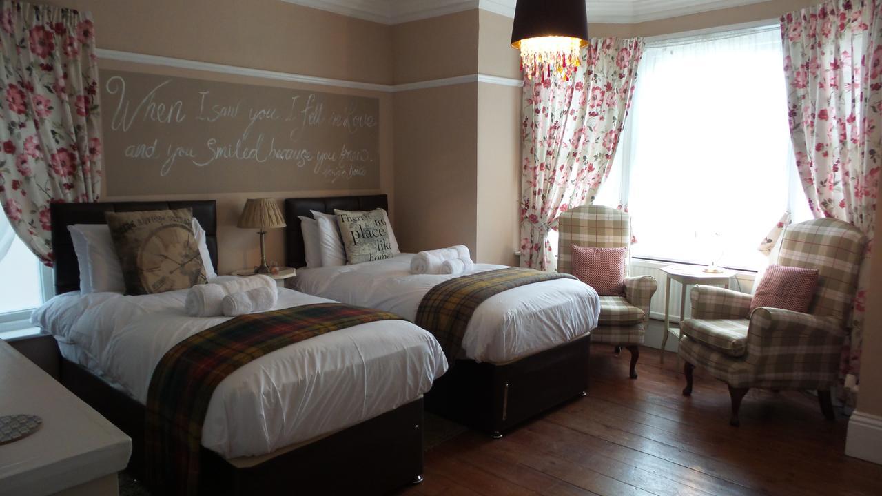Hooray Henrys Bed and Breakfast Sheringham Buitenkant foto