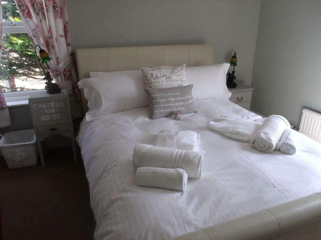 Hooray Henrys Bed and Breakfast Sheringham Buitenkant foto